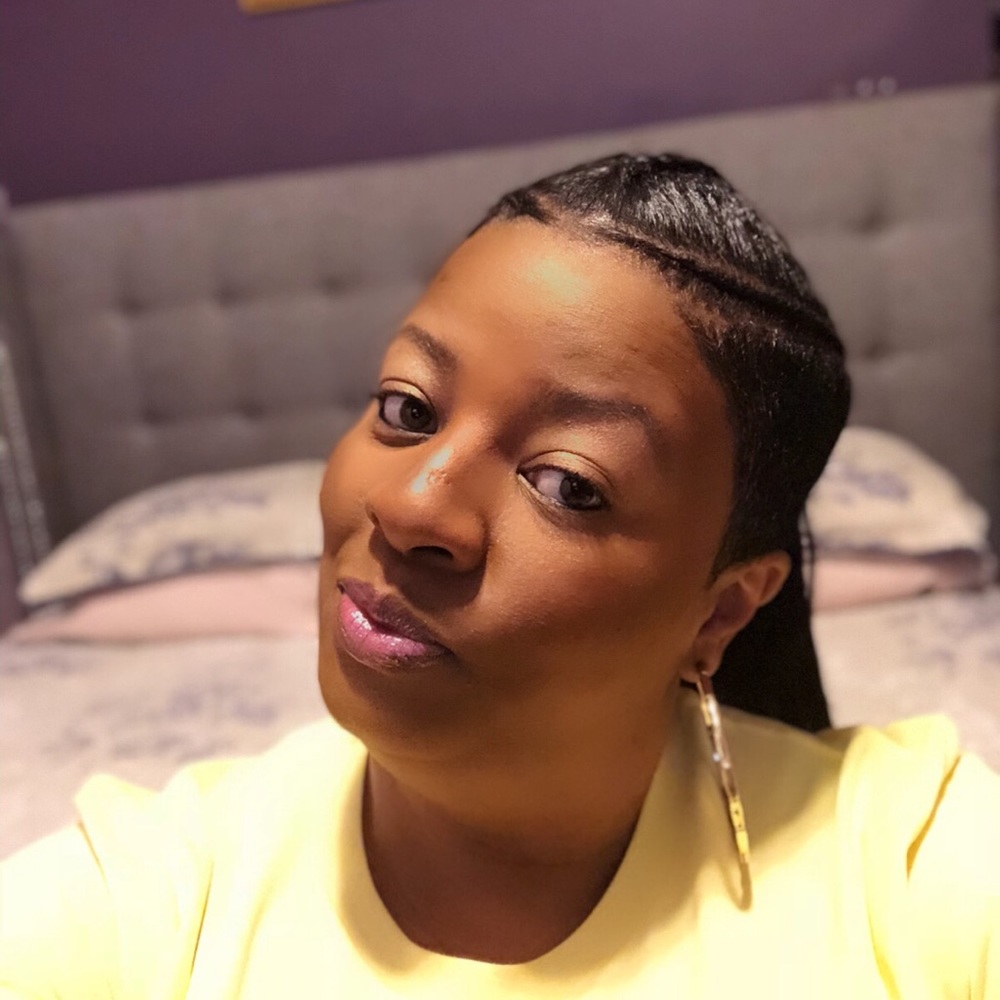 Meet your Posher, Nyna